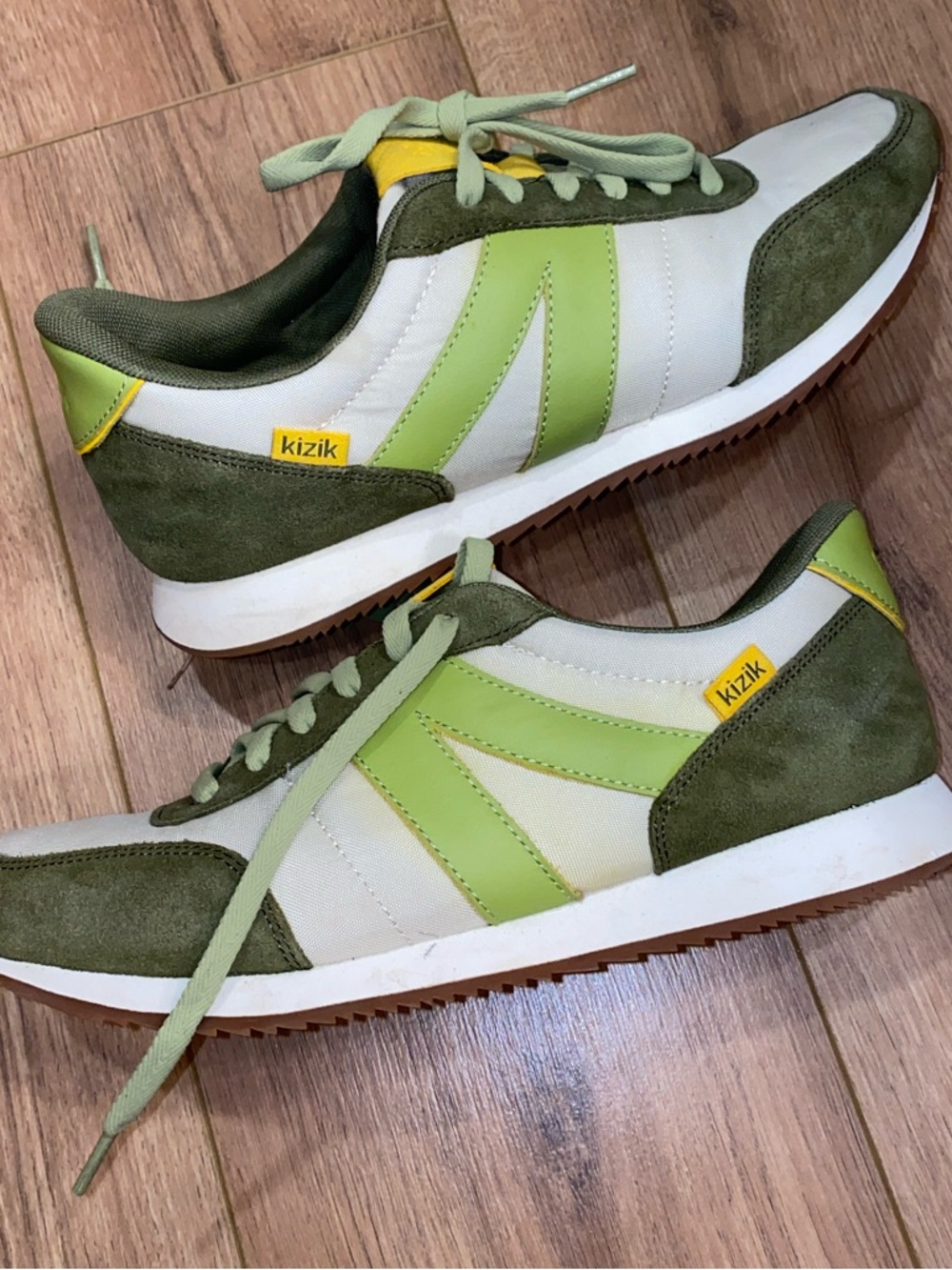 Kizik Milan Casual Sneaker
